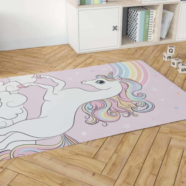 שטיח דקורטיבי גדול ומפנק לחדר ילדים – דגם חד קרן